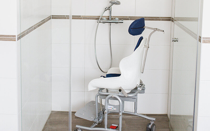 Mannheimer-Dusch-Toilettenstuhl-FiNiFuchs