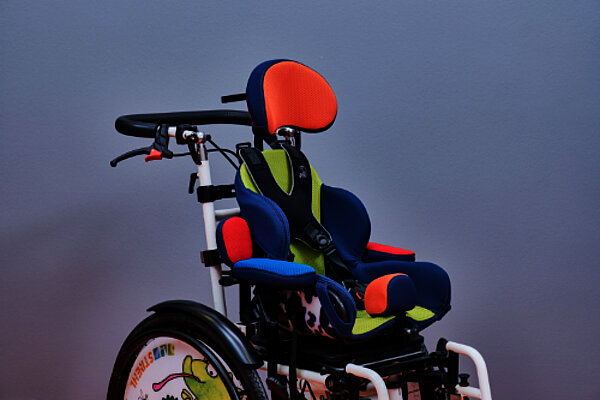 Individuelle_Sitzorthese_FINiFuchs Kinderhilfsmittel Kinderrehatechnik