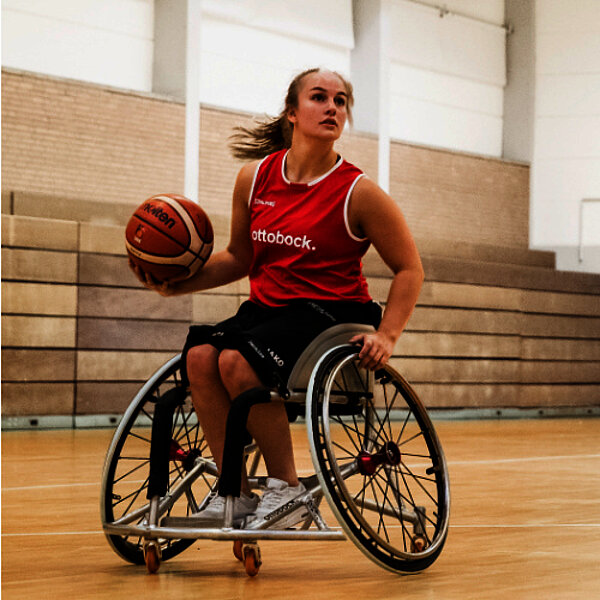 Invader Basketball Ultralight-Kinderrollstuhl-Sportrollstuhl-Teanager-FiNiFuchs