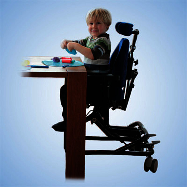 Therapiestuhl mit EVI Untergestell Sitzhöhenverstellung per Gasfeder Kinder mit Behinderung Therapiestuhl FiNiFuchs