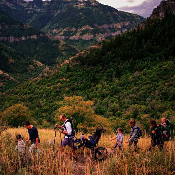 HUCKLEBERRY-Gelaenderollstuhl-Kinderrollstuhl-Kinderhilfsmittel