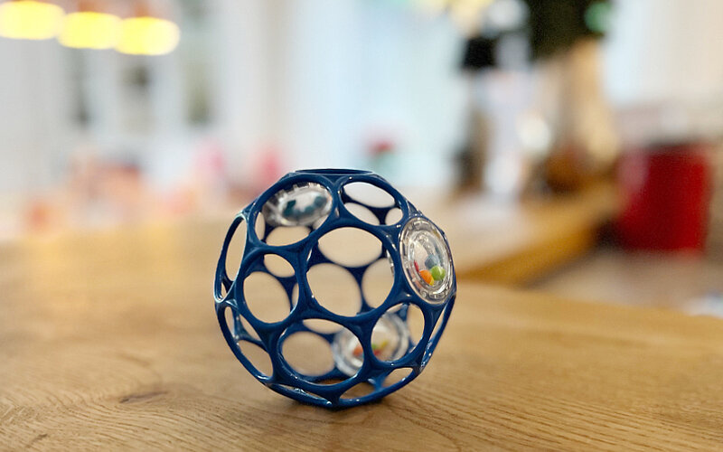 Oball-Rattle-Sinnesspielzeug
