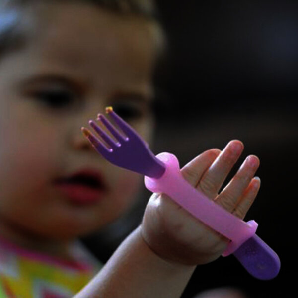 Haltehilfe Greifhilfe EazyHold Kinder behindert FiNiFuchs