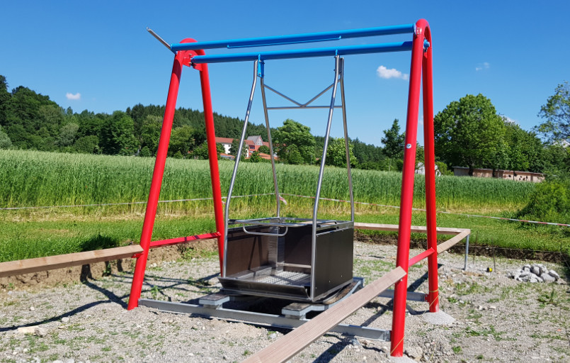 Rollstuhlschaukel Emsland Spiel und Freizeitgeraete barrierefrei inklusic FiNiFuchs
